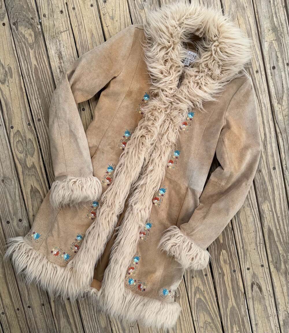 Wilsons Leather Maxima Suede Embroidered Faux Fur Trim Coat Size S - Picture 2 of 16